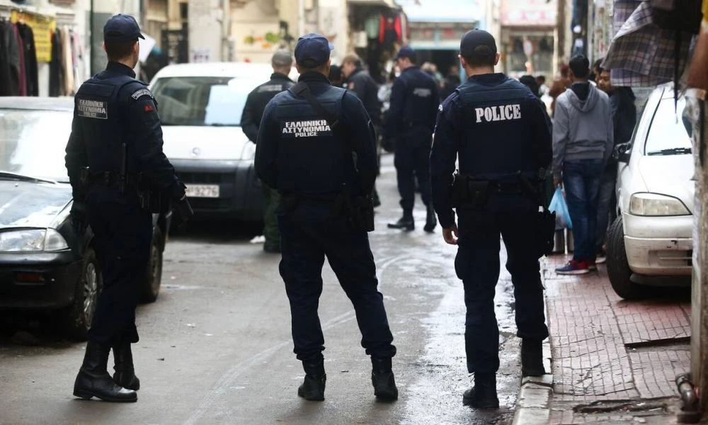 Θρίλερ στον Βύρωνα: Συμμορία ναρκωτικών έδωσε κάνναβη και «σίσα» σε 16χρονη - 'Επεσε σε κώμα, χαροπαλεύει στη ΜΕΘ